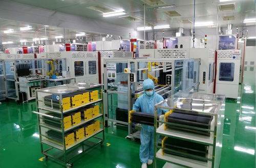 全省單體最大太陽(yáng)能電池工廠在經(jīng)開區(qū)投產(chǎn)，為日用品銷售注入綠色動(dòng)能